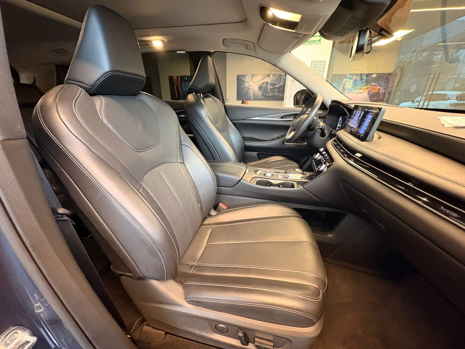 2022 INFINITI QX60 3.5L LUXE AWD 22